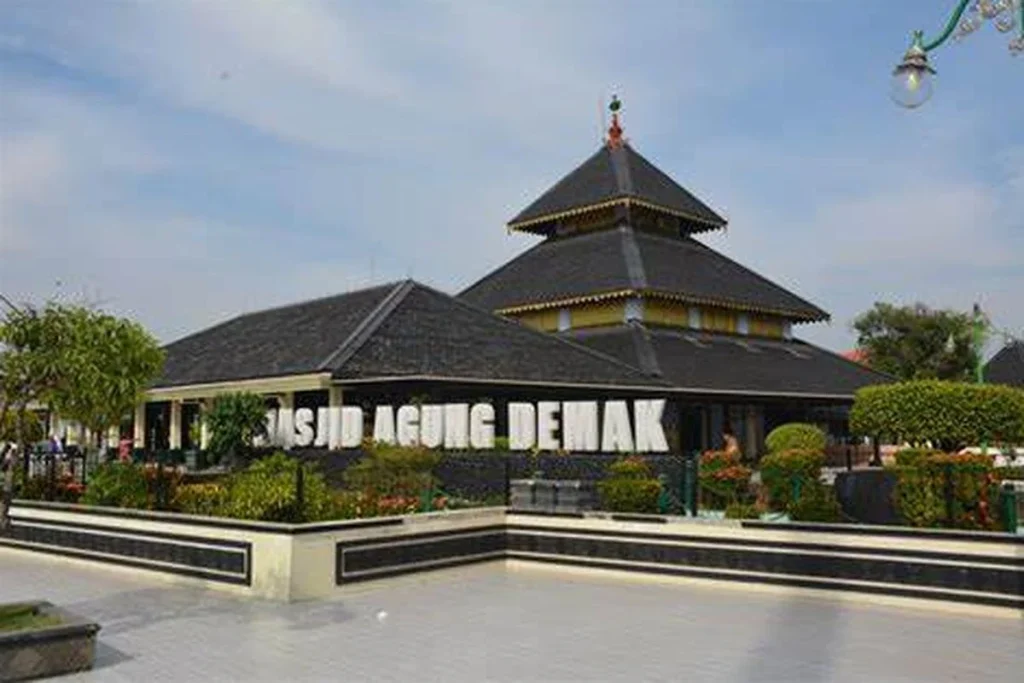 Travel Demak Jakarta Door to Door